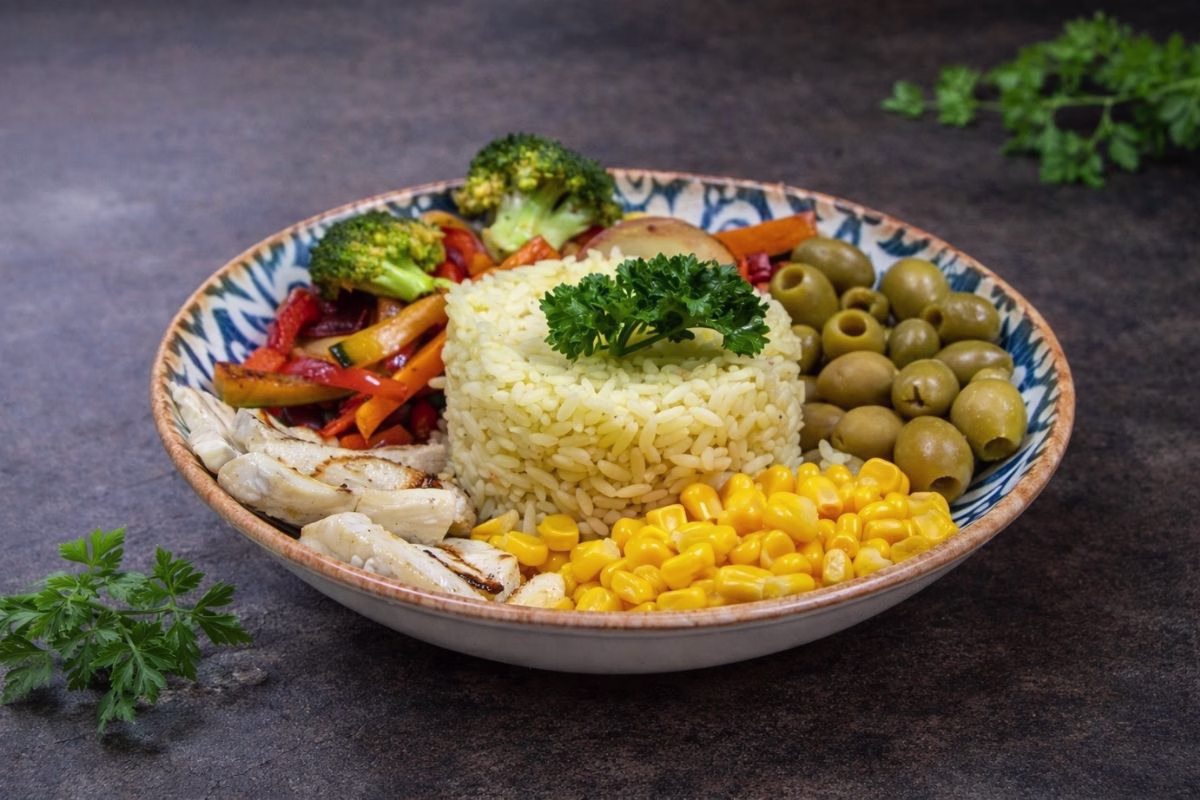 Halloumi Bowl von Griechisches Restaurant Athos Freiberg